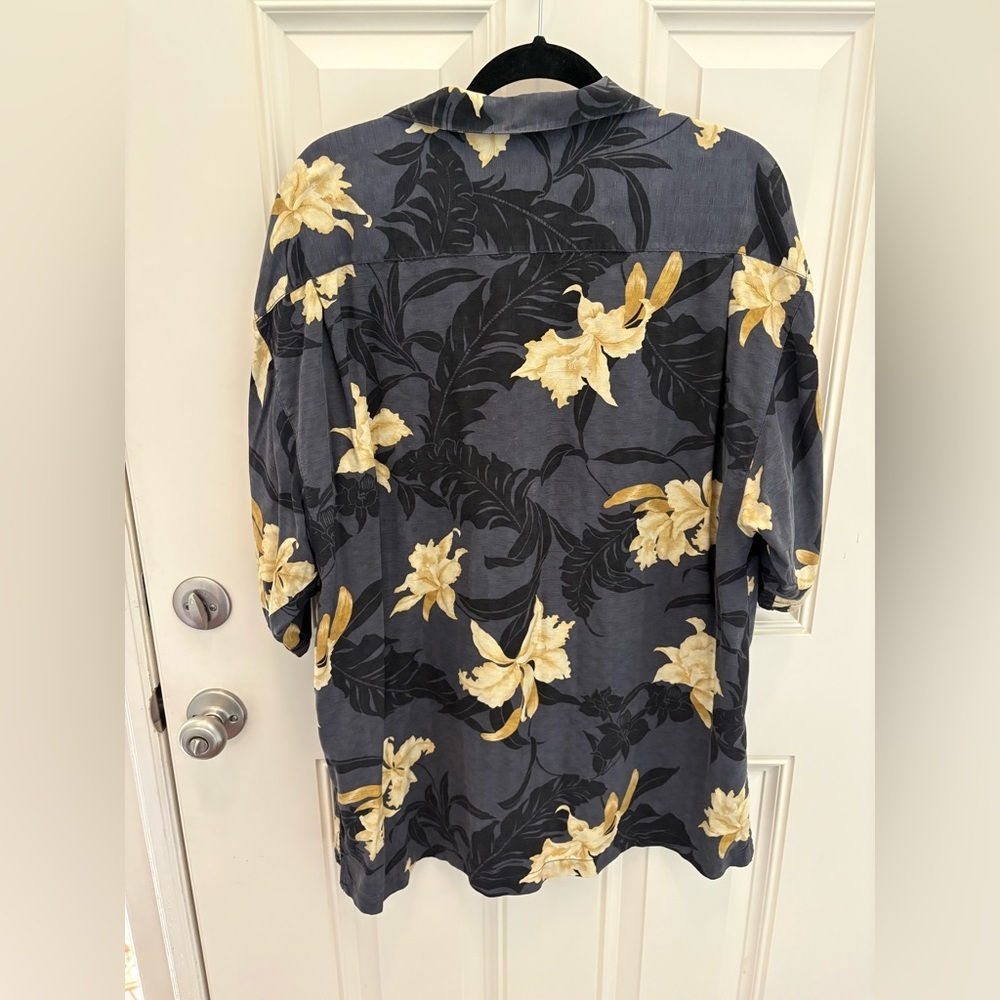 Tommy Bahama men's 100% silk short-sleeve Hawaiian shirt Size XL - Picture 4 of 7